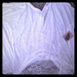 Blouse with a gold zipper at the back